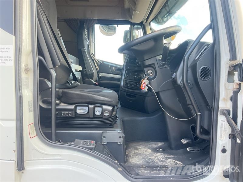 Iveco Stralis 460 LNG 6x2 Tri/A Sleeper Truck Tractor Влекачи