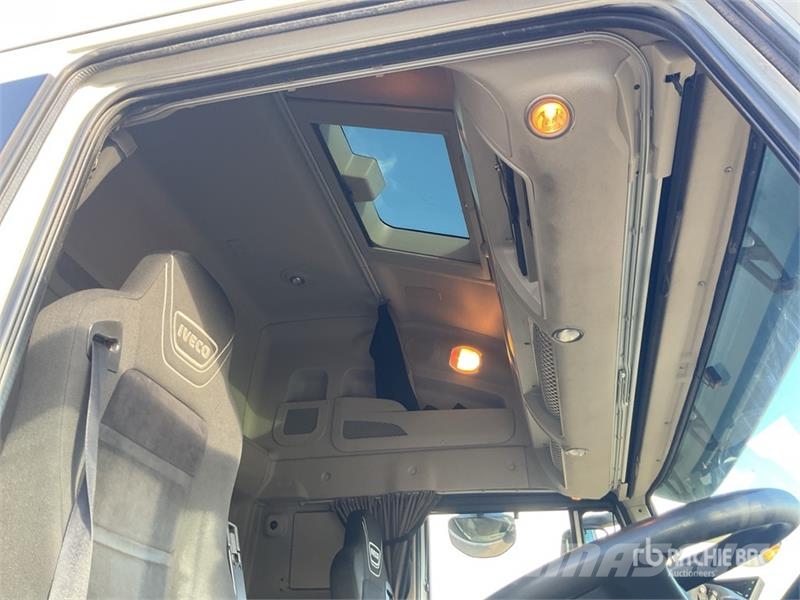 Iveco Stralis 460 LNG 6x2 Tri/A Sleeper Truck Tractor Tractor Units