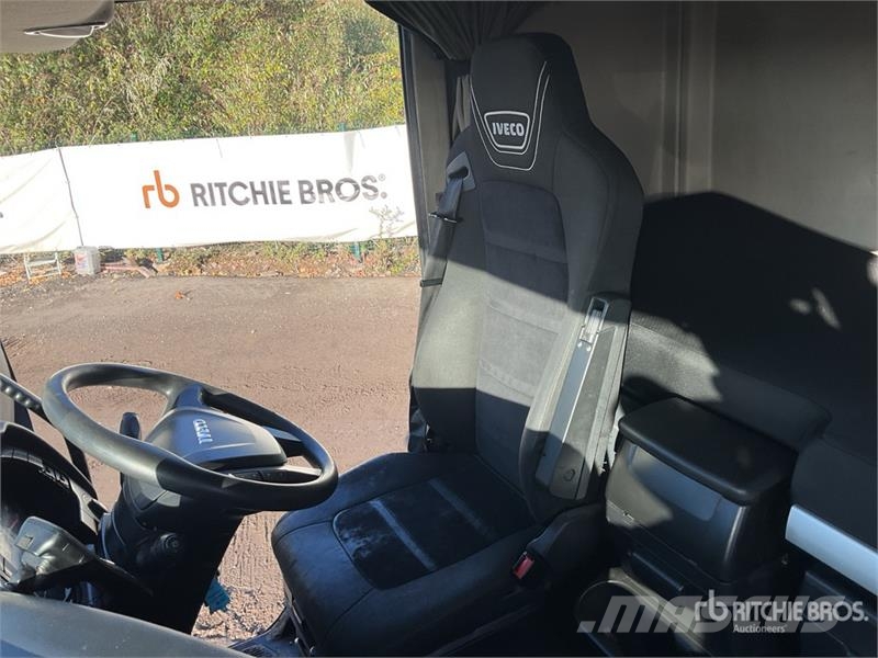 Iveco Stralis 460 LNG 6x2 Tri/A Sleeper Truck Tractor 牵引车