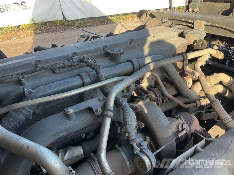 Iveco Stralis 460 LNG 6x2 Tri/A Sleeper Truck Tractor 牵引车