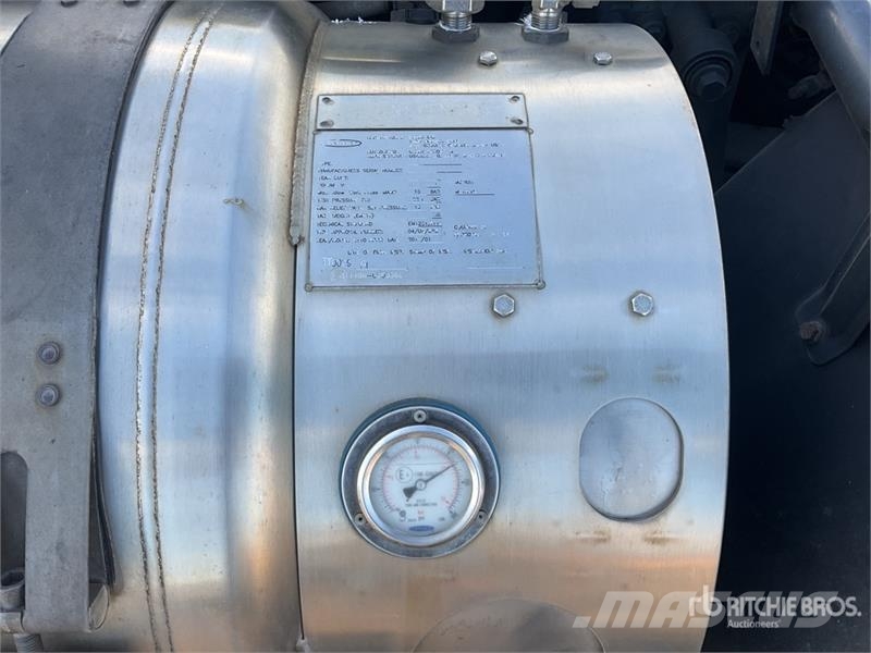 Iveco Stralis 460 LNG 6x2 Tri/A Sleeper Truck Tractor Влекачи