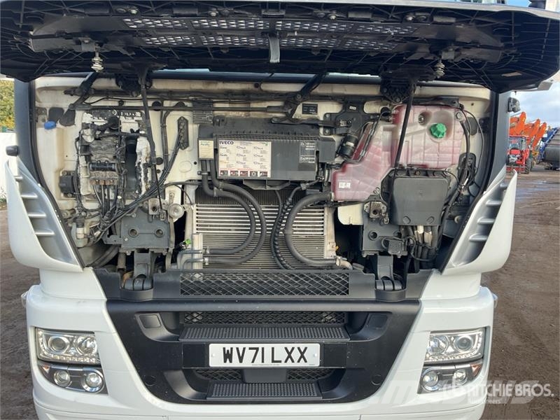 Iveco Stralis 460 LNG 6x2 Tri/A Sleeper Truck Tractor 牵引车