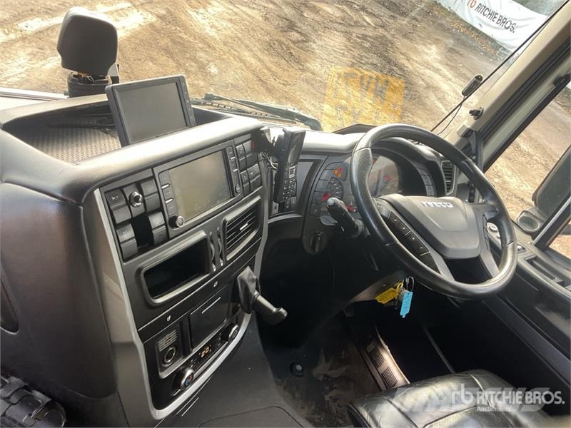 Iveco Stralis 460 LNG 6x2 Tri/A Sleeper Truck Tractor Влекачи