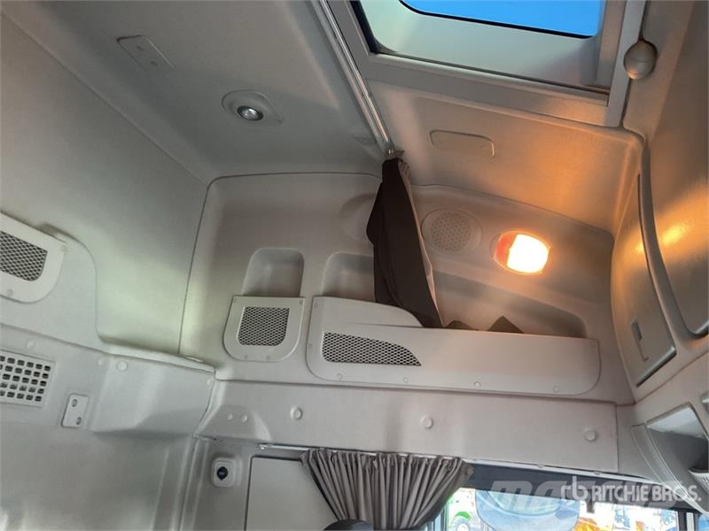 Iveco Stralis 460 LNG 6x2 Tri/A Sleeper Truck Tractor Tractor Units
