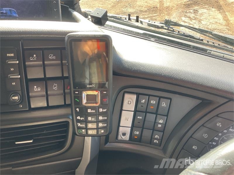 Iveco Stralis 460 LNG 6x2 Tri/A Sleeper Truck Tractor 牵引车
