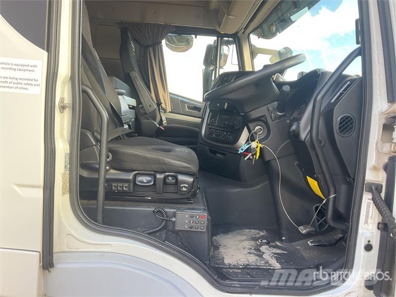 Iveco Stralis 460 LNG 6x2 Tri/A Sleeper Truck Tractor Tractor Units