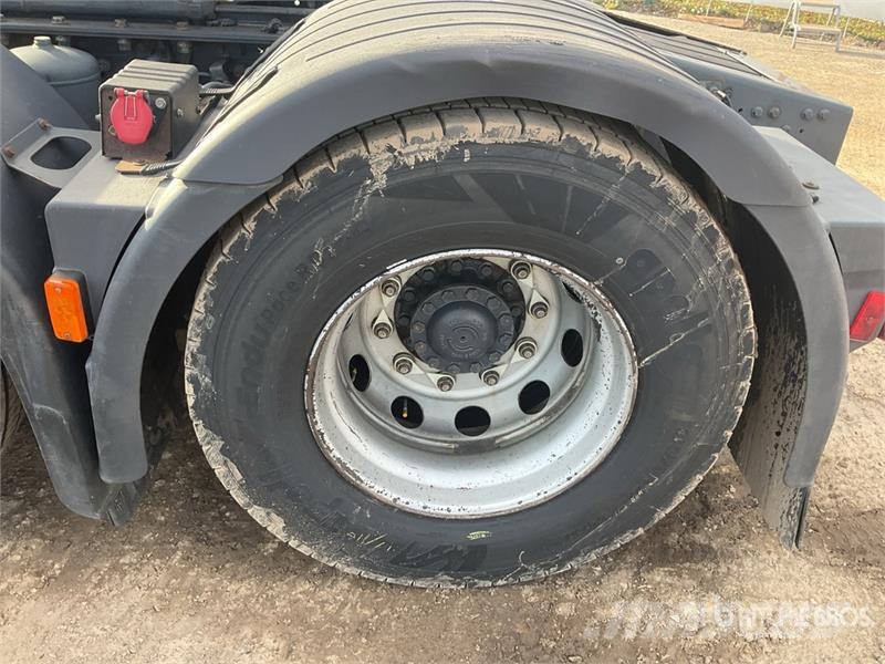 Iveco Stralis 460 LNG 6x2 Tri/A Sleeper Truck Tractor Tractor Units