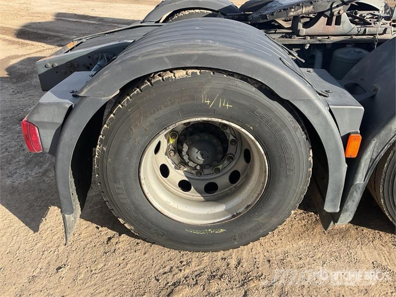 Iveco Stralis 460 LNG 6x2 Tri/A Sleeper Truck Tractor Tractor Units