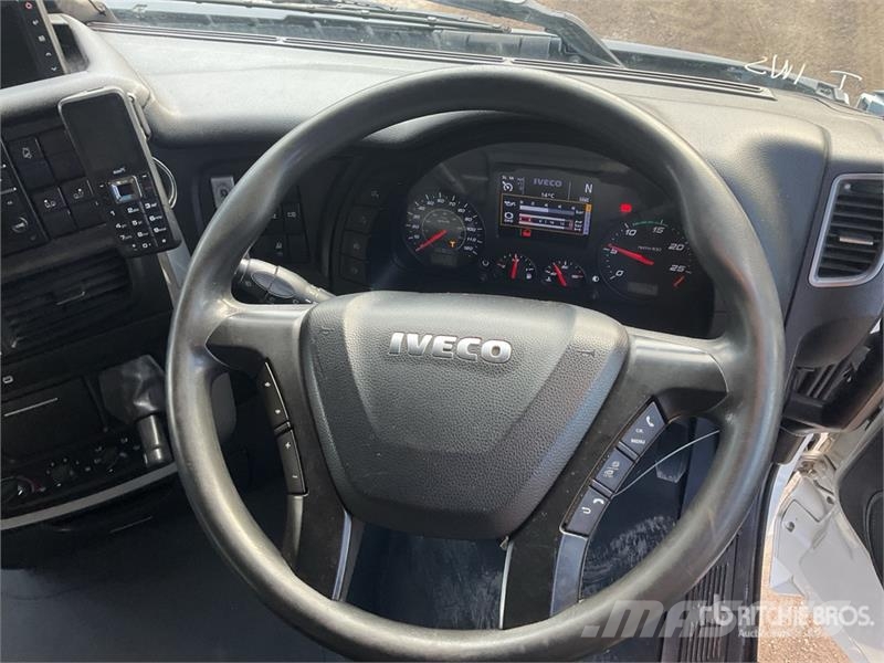 Iveco Stralis 460 LNG 6x2 Tri/A Sleeper Truck Tractor Влекачи