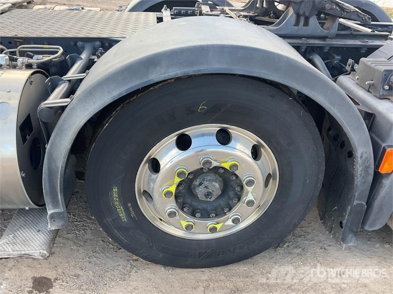 Iveco Stralis 460 LNG 6x2 Tri/A Sleeper Truck Tractor Влекачи