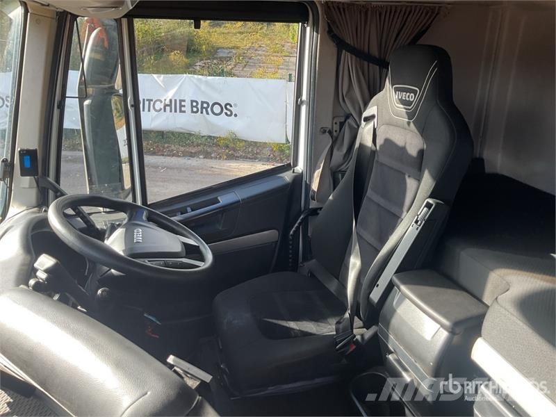 Iveco Stralis 460 LNG 6x2 Tri/A Sleeper Truck Tractor Tractor Units