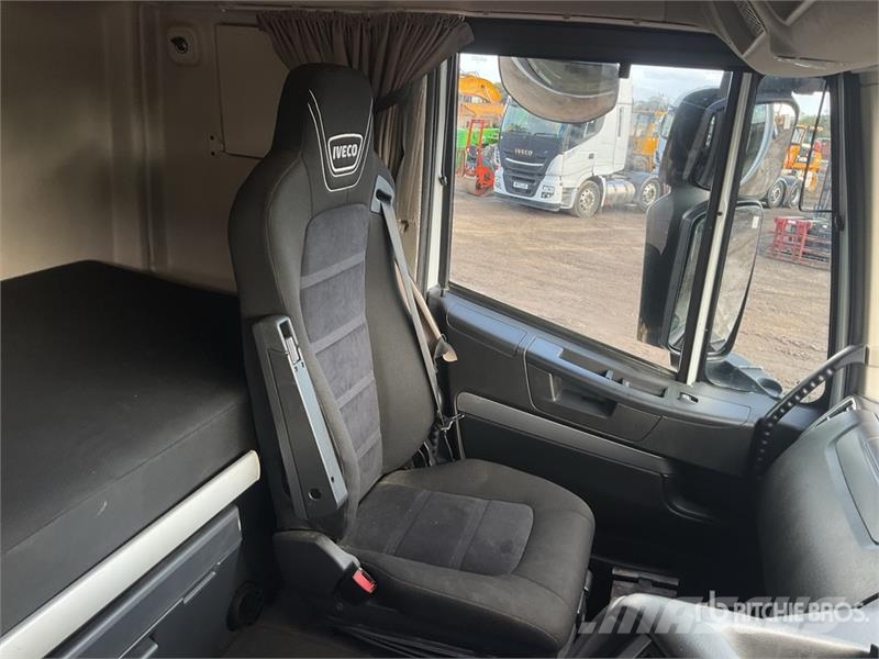Iveco Stralis 460 LNG 6x2 Tri/A Sleeper Truck Tractor Влекачи