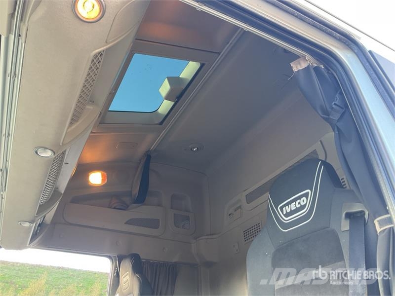 Iveco Stralis 460 LNG 6x2 Tri/A Sleeper Truck Tractor Tractor Units