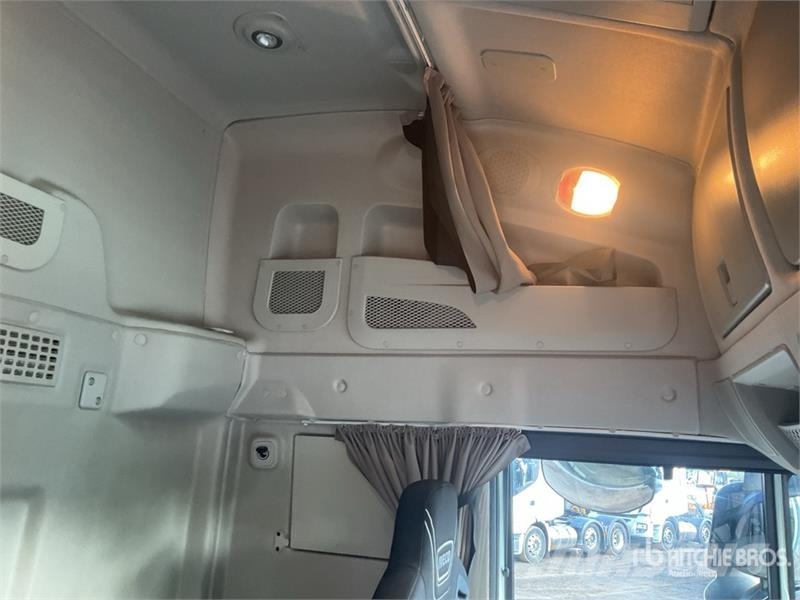 Iveco Stralis 460 LNG 6x2 Tri/A Sleeper Truck Tractor Влекачи