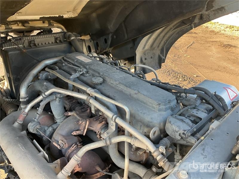 Iveco Stralis 460 LNG 6x2 Tri/A Sleeper Truck Tractor 牵引车