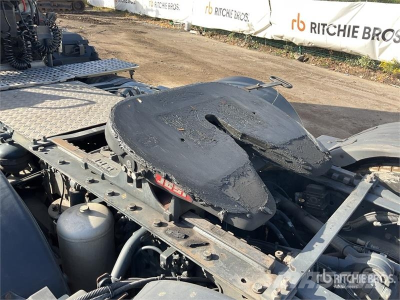 Iveco Stralis 460 LNG 6x2 Tri/A Sleeper Truck Tractor 牵引车