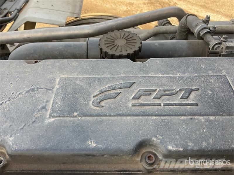 Iveco Stralis 460 LNG 6x2 Tri/A Sleeper Truck Tractor 牵引车