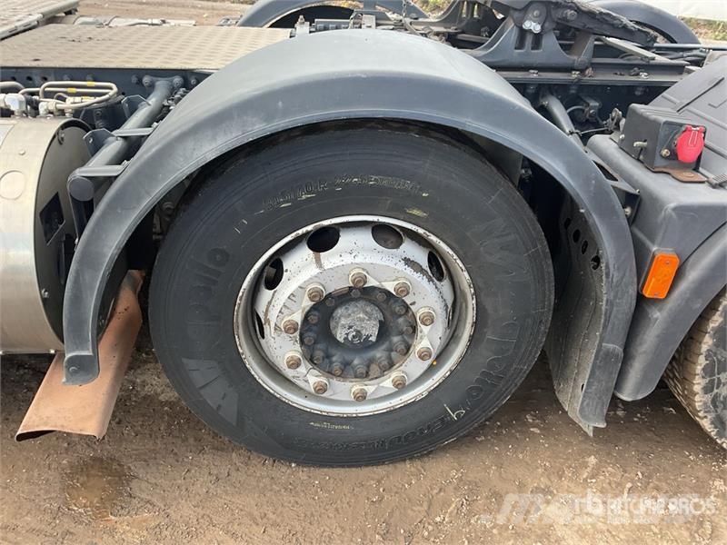 Iveco Stralis 460 LNG 6x2 Tri/A Sleeper Truck Tractor 牵引车