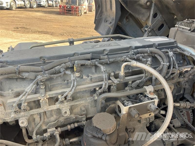 Iveco Stralis 460 LNG 6x2 Tri/A Sleeper Truck Tractor Влекачи
