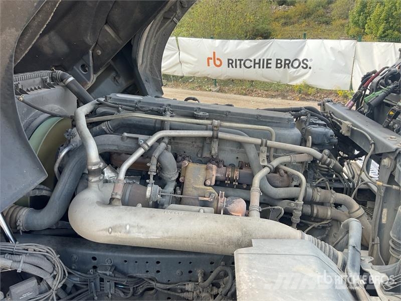 Iveco Stralis 460 LNG 6x2 Tri/A Sleeper Truck Tractor Влекачи