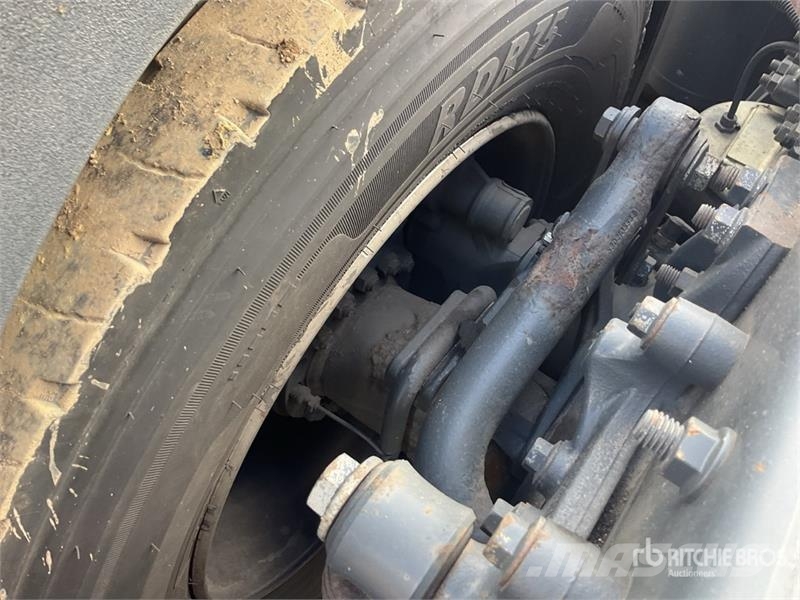 Iveco Stralis 460 LNG 6x2 Tri/A Sleeper Truck Tractor Влекачи