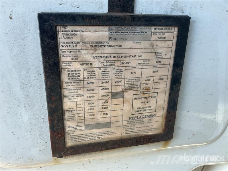 Iveco Stralis 460 LNG 6x2 Tri/A Sleeper Truck Tractor 中古トラクターヘッド | トレーラーヘッド