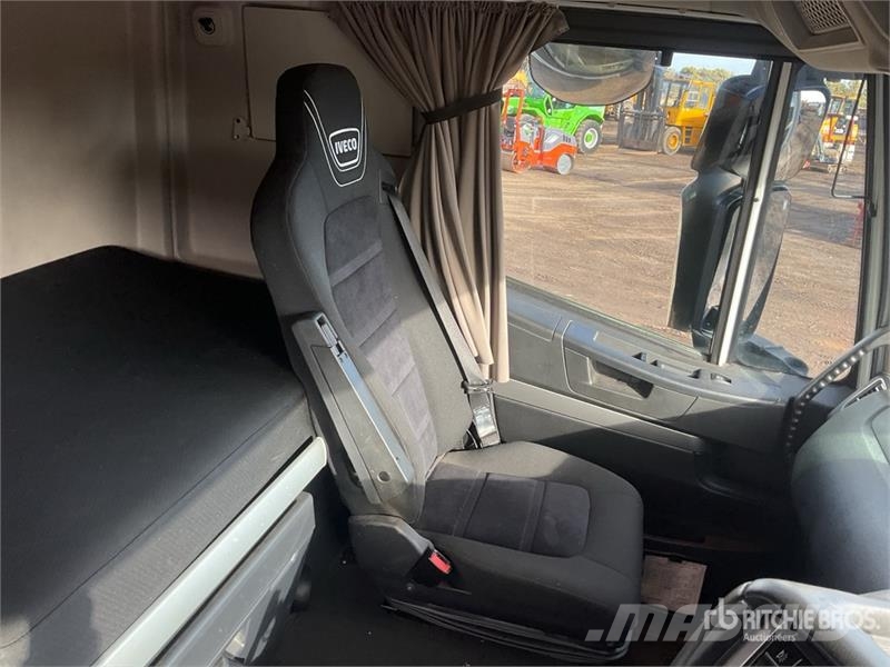Iveco Stralis 460 LNG 6x2 Tri/A Sleeper Truck Tractor Tractor Units