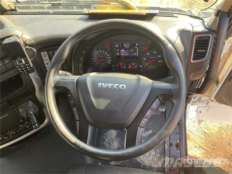 Iveco Stralis 460 LNG 6x2 Tri/A Sleeper Truck Tractor Tractor Units