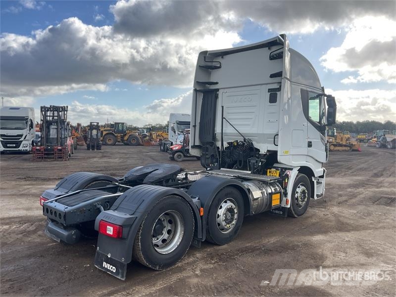 Iveco Stralis 460 LNG 6x2 Tri/A Sleeper Truck Tractor 牵引车