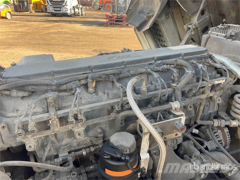 Iveco Stralis 460 LNG 6x2 Tri/A Sleeper Truck Tractor Влекачи