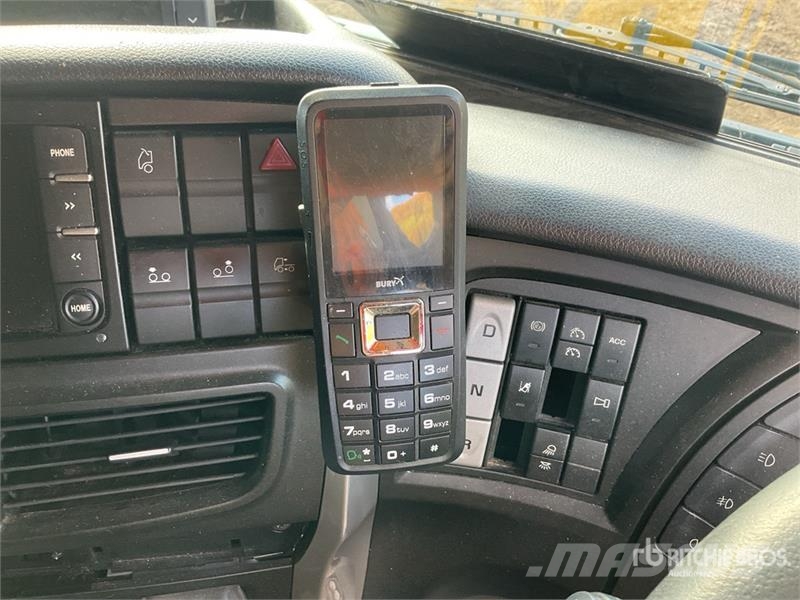 Iveco Stralis 460 LNG 6x2 Tri/A Sleeper Truck Tractor 牵引车