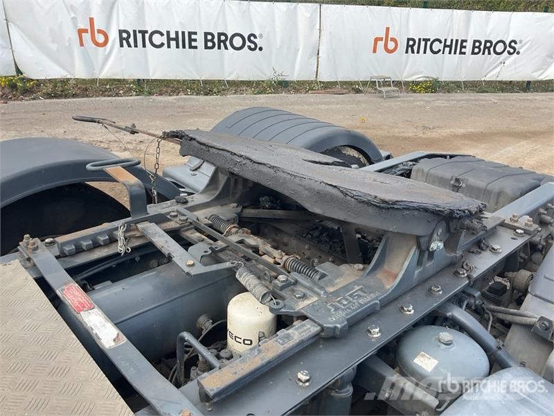Iveco Stralis 460 LNG 6x2 Tri/A Sleeper Truck Tractor 牵引车