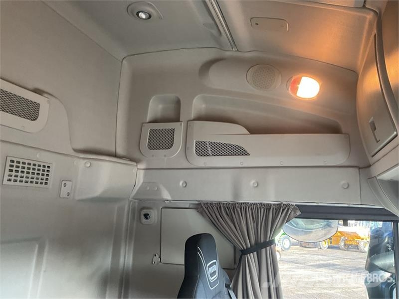 Iveco Stralis 460 LNG 6x2 Tri/A Sleeper Truck Tractor Tractor Units