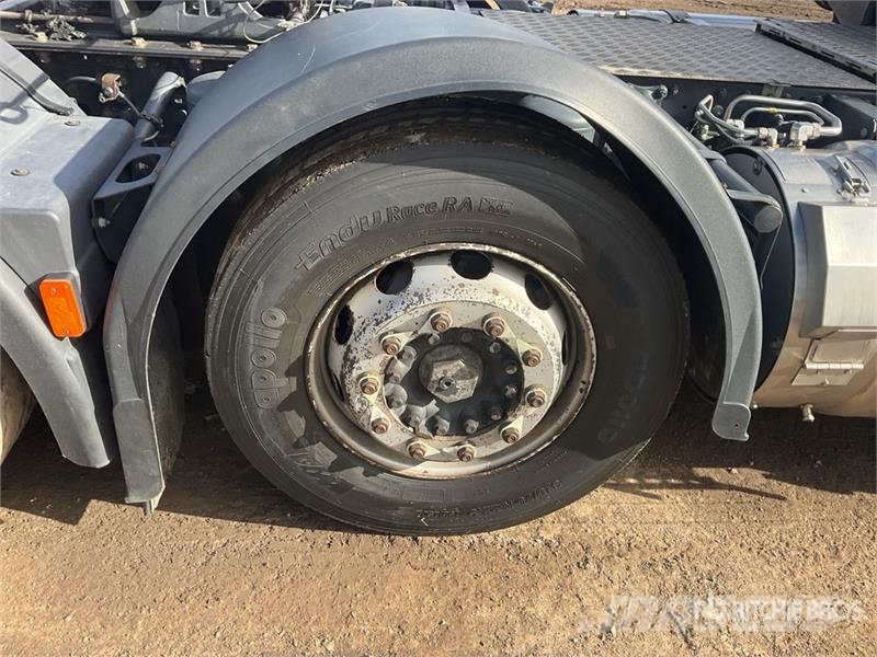 Iveco Stralis 460 LNG 6x2 Tri/A Sleeper Truck Tractor Влекачи