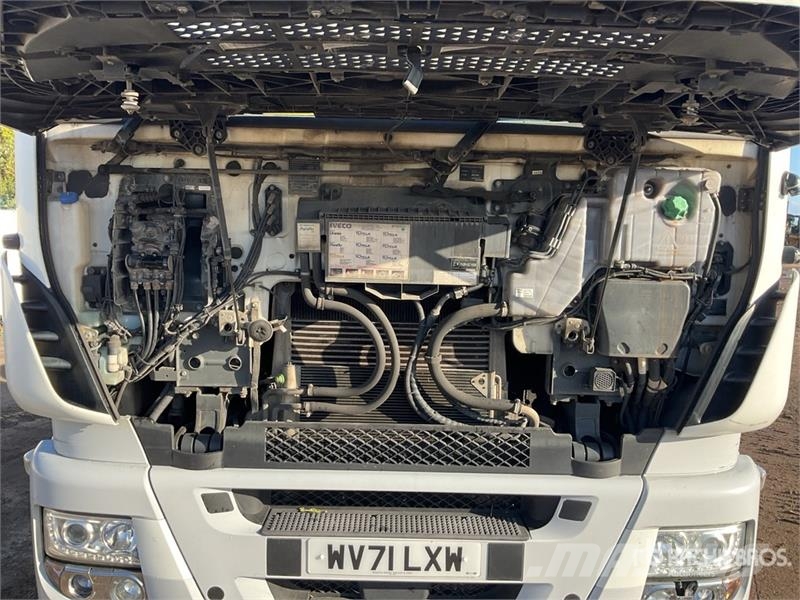 Iveco Stralis 460 LNG 6x2 Tri/A Sleeper Truck Tractor 牵引车