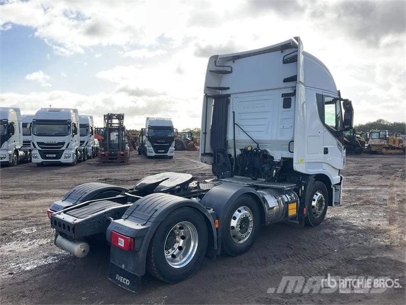 Iveco Stralis 460 LNG 6x2 Tri/A Sleeper Truck Tractor 牵引车