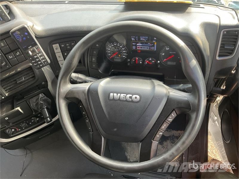 Iveco Stralis 460 LNG 6x2 Tri/A Sleeper Truck Tractor Tractor Units