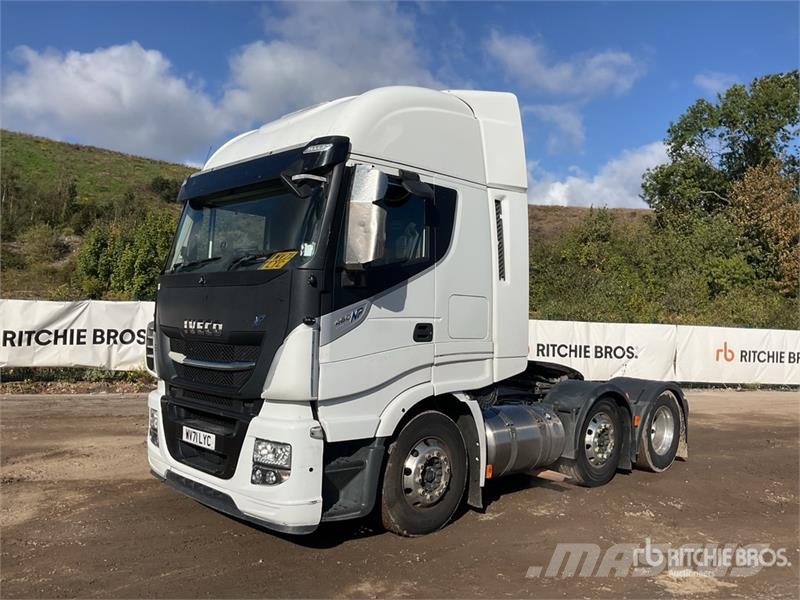 Iveco Stralis 460 LNG 6x2 Tri/A Sleeper Truck Tractor 中古トラクターヘッド | トレーラーヘッド