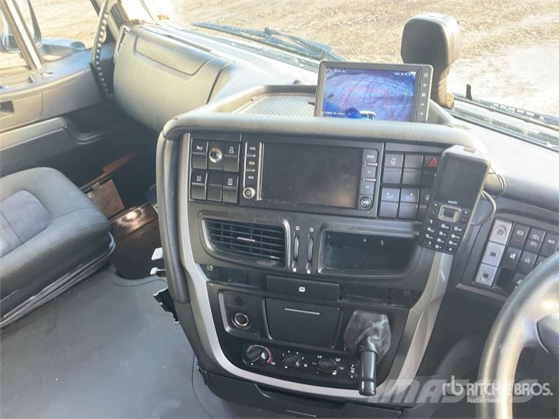 Iveco Stralis 460 LNG 6x2 Tri/A Sleeper Truck Tractor Tractor Units