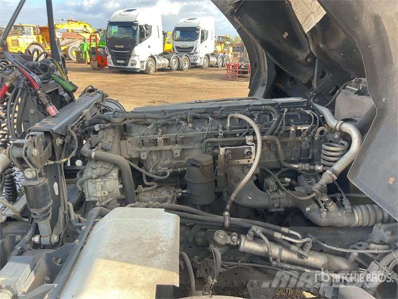 Iveco Stralis 460 LNG 6x2 Tri/A Sleeper Truck Tractor Влекачи