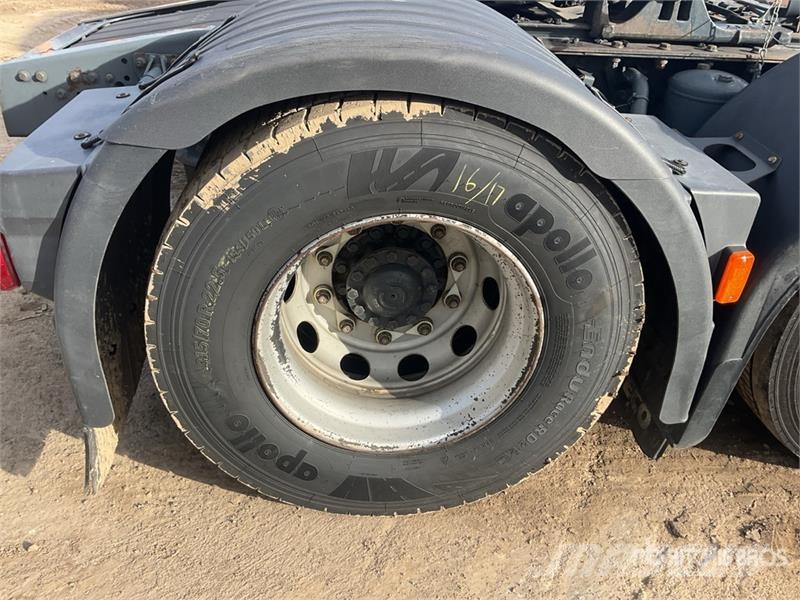 Iveco Stralis 460 LNG 6x2 Tri/A Sleeper Truck Tractor Tractor Units