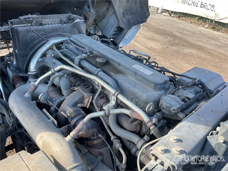 Iveco Stralis 460 LNG 6x2 Tri/A Sleeper Truck Tractor 牵引车