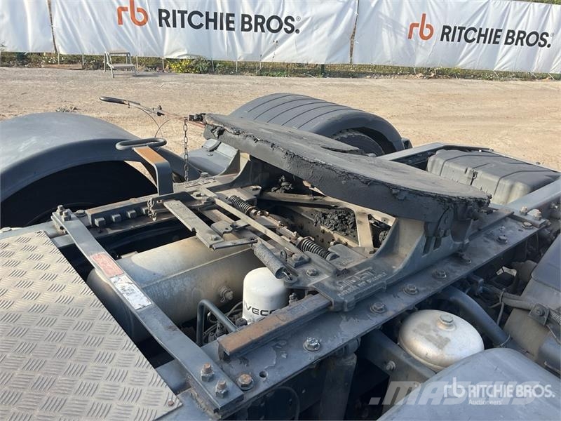 Iveco Stralis 460 LNG 6x2 Tri/A Sleeper Truck Tractor Влекачи