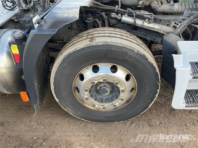 Iveco Stralis 460 LNG 6x2 Tri/A Sleeper Truck Tractor 中古トラクターヘッド | トレーラーヘッド