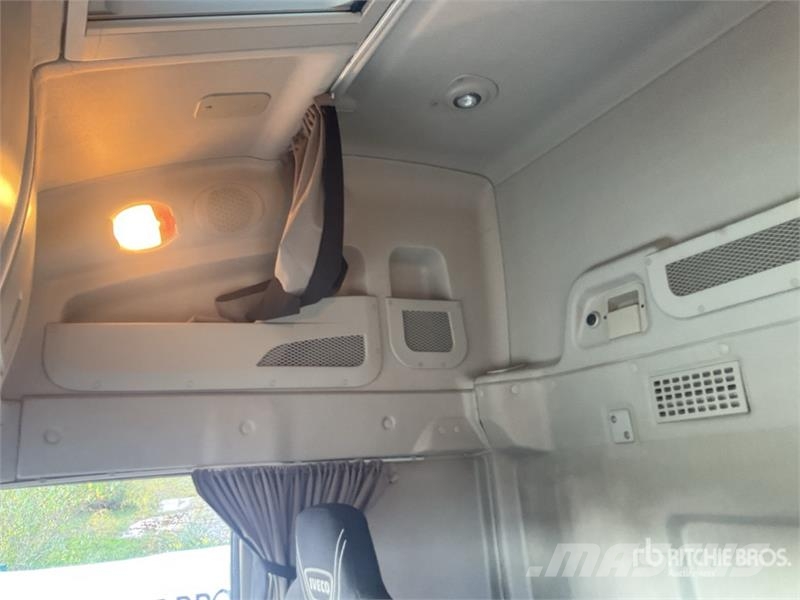 Iveco Stralis 460 LNG 6x2 Tri/A Sleeper Truck Tractor Влекачи