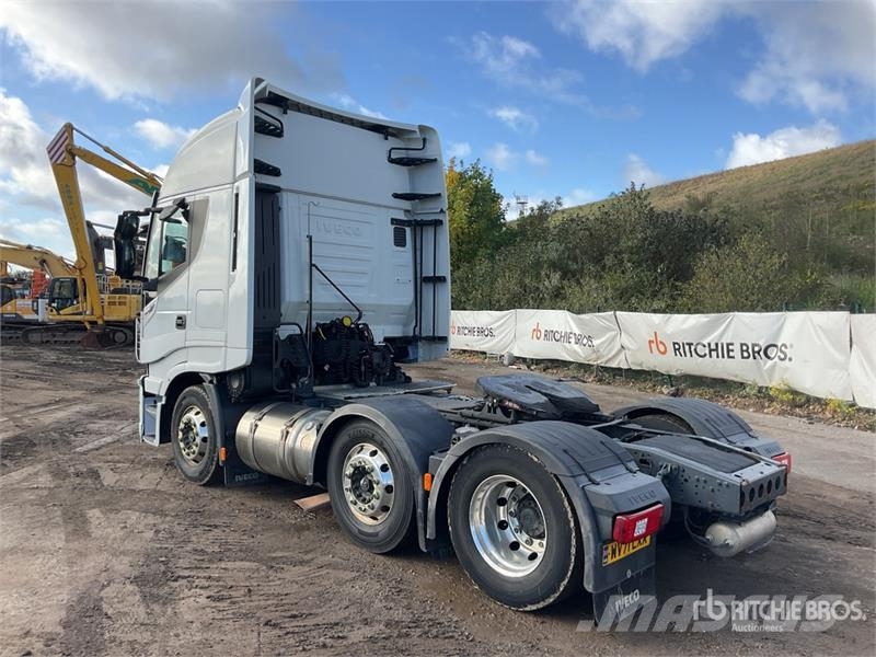 Iveco Stralis 460 LNG 6x2 Tri/A Sleeper Truck Tractor 牵引车