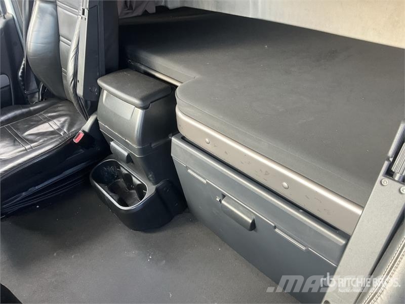 Iveco Stralis 460 LNG 6x2 Tri/A Sleeper Truck Tractor Влекачи