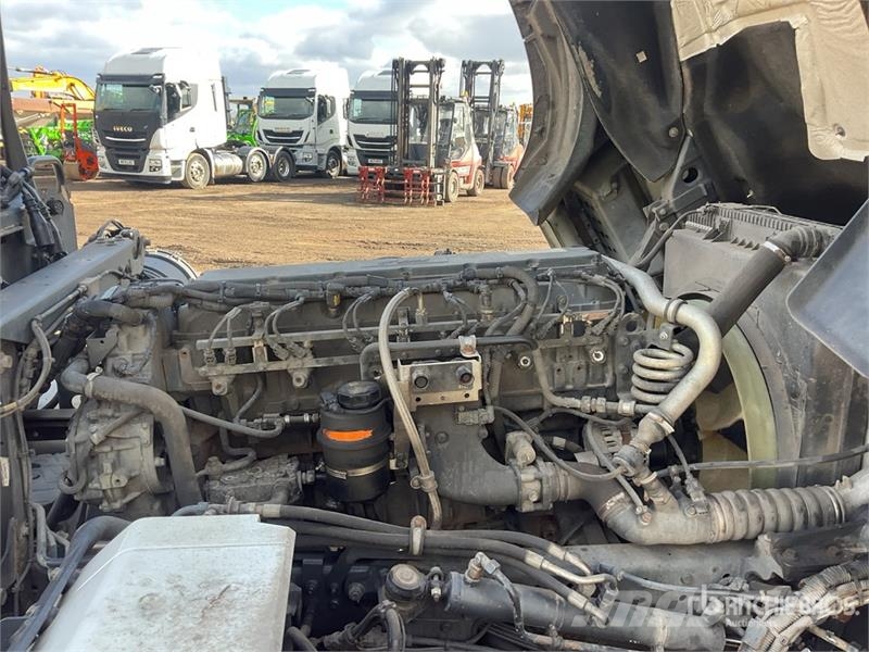 Iveco Stralis 460 LNG 6x2 Tri/A Sleeper Truck Tractor 牵引车