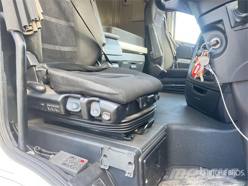 Iveco Stralis 460 LNG 6x2 Tri/A Sleeper Truck Tractor Влекачи