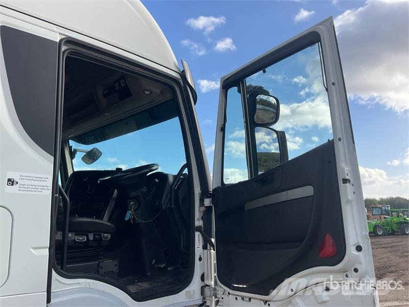 Iveco Stralis 460 LNG 6x2 Tri/A Sleeper Truck Tractor Влекачи